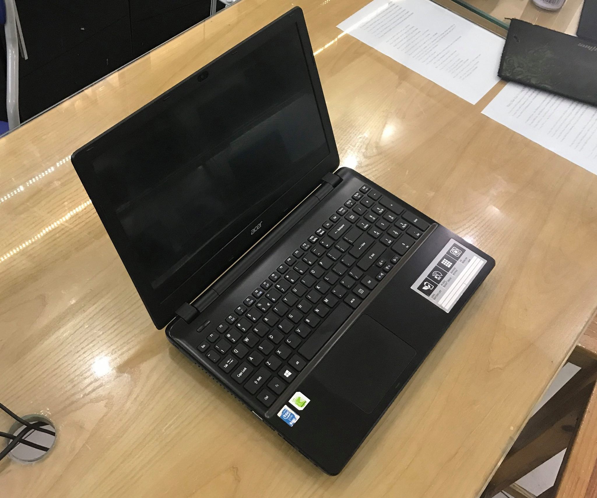 Laptop Acer Aspire E5-572G-56PV -9.jpg